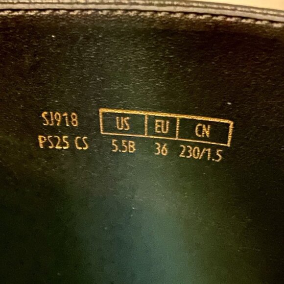 Stuart Weitzman Booties Nola - size 5.5 - Picture 9 of 11